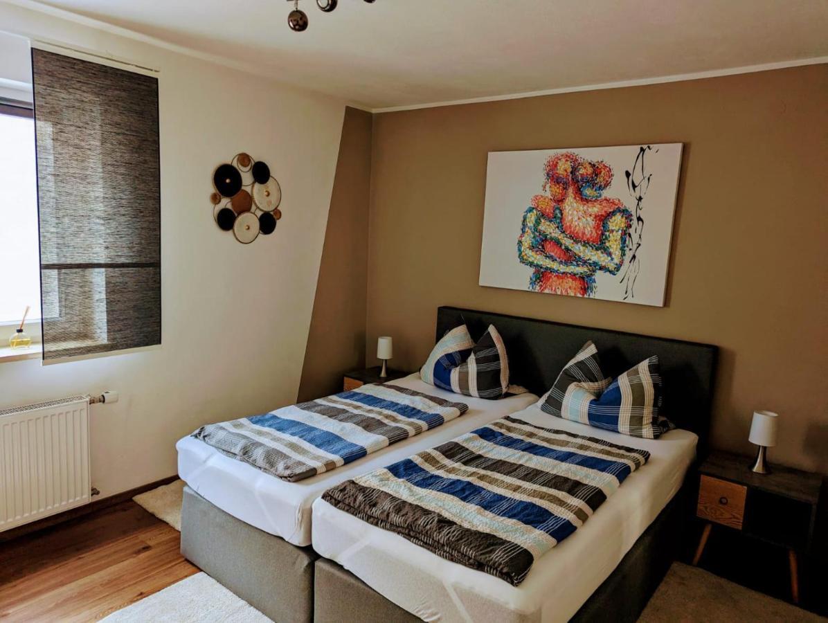 Ferienwohnung Jobst - Ruhig mit Blick ins Grüne Nittenau Exterior foto