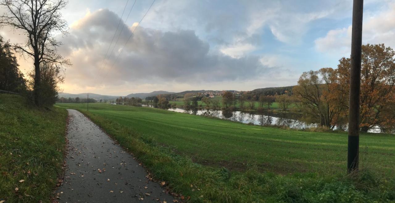 Ferienwohnung Jobst - Ruhig mit Blick ins Grüne Nittenau Exterior foto